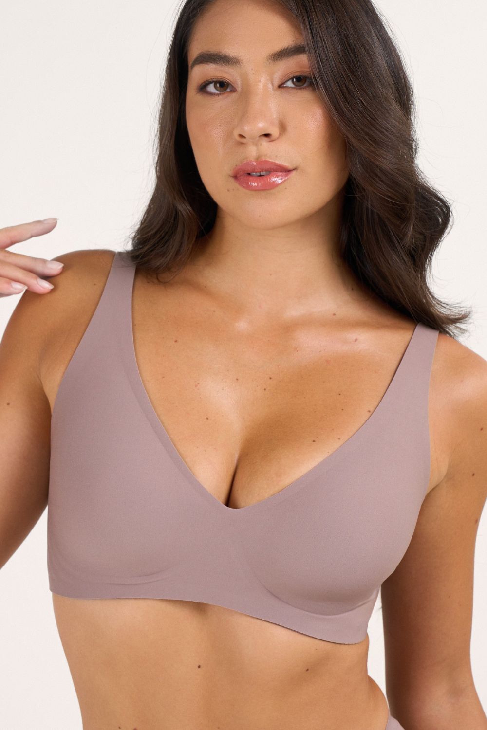 Seora Fashion™ Seamless Deep V Push-Up Wireless Jelly Bra